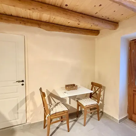 Semesterbostad Kantouni House - Traditional In Corfu