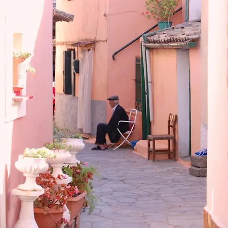 Kantouni House - Traditional In Corfu * Kynopiástai